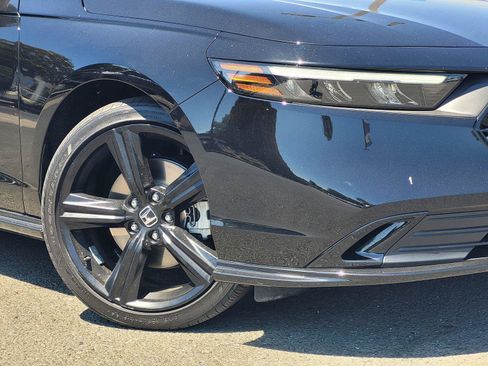Used 2025 Honda Accord Sport image 11