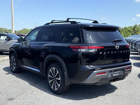 New 2026 Nissan Pathfinder Platinum FWD image 6
