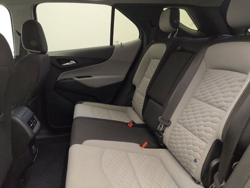 Used 2019 Chevrolet Equinox LT image 18