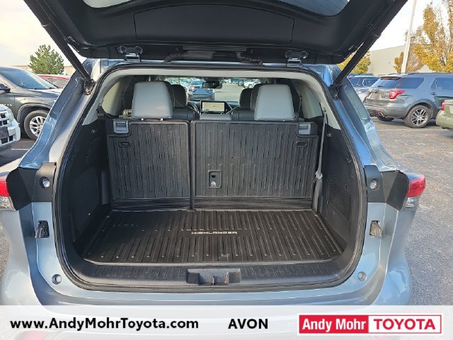 Used 2023 Toyota Highlander Limited FWD image 18