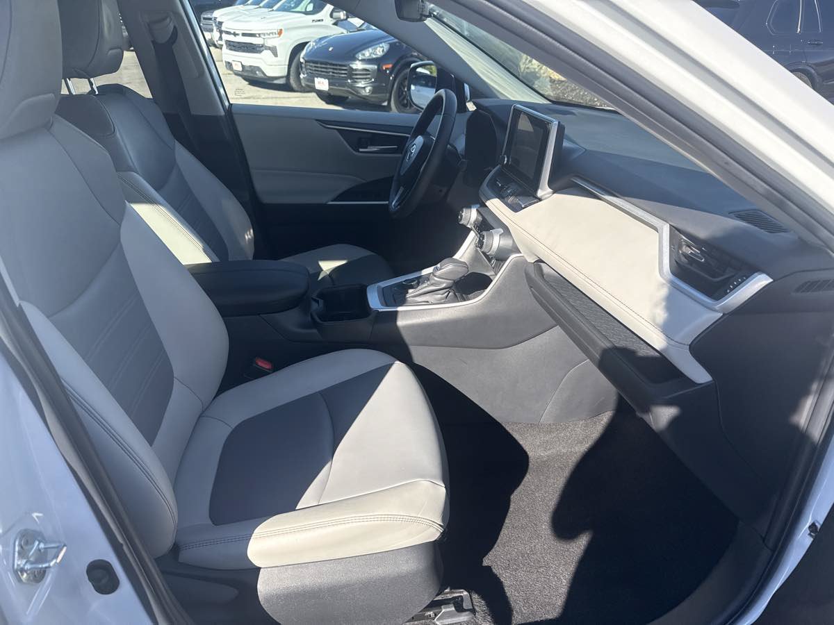 Used 2023 Toyota RAV4 XLE Premium AWD/4WD image 23