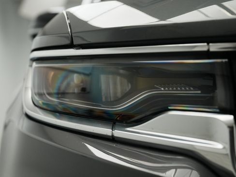 Used 2023 Jeep Wagoneer L 4WD w/ Convenience Group I image 14