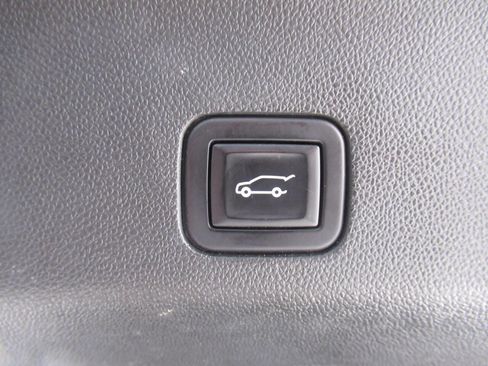 Used 2021 Chevrolet Tahoe Z71 image 14