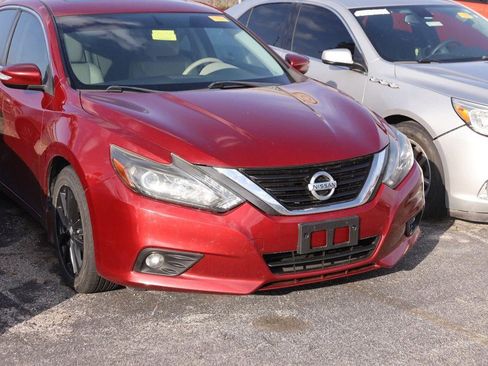 Used 2017 Nissan Altima 2.5 SL w/ 2.5 Technology Package image 2