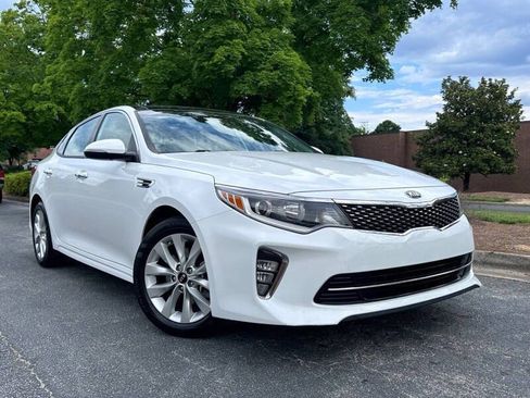 Used 2018 Kia Optima S w/ Panoramic Sunroof Package FWD image 3
