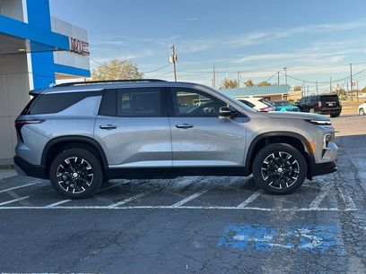 New 2026 Chevrolet Traverse LT w/ Sun and Wheel Package