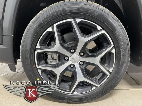 Used 2024 Jeep Compass Limited AWD/4WD image 7