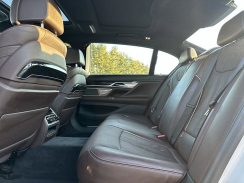 Used 2017 BMW 750i xDrive image 20
