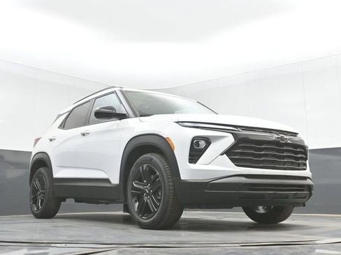 New 2026 Chevrolet TrailBlazer LT w/ Midnight Edition FWD image 40
