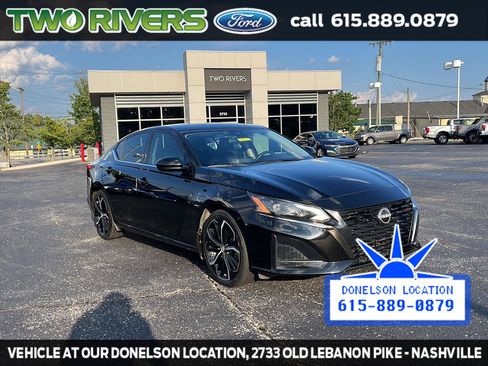 Used 2023 Nissan Altima 2.5 SR FWD image 2