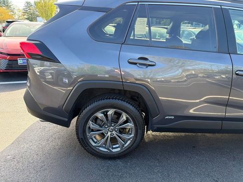 Certified 2022 Toyota RAV4 XLE Premium AWD/4WD image 4