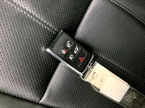 Used 2019 Land Rover Range Rover Sport Supercharged AWD/4WD image 15