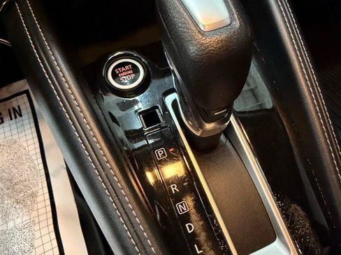 Used 2018 Nissan Kicks SV FWD image 23