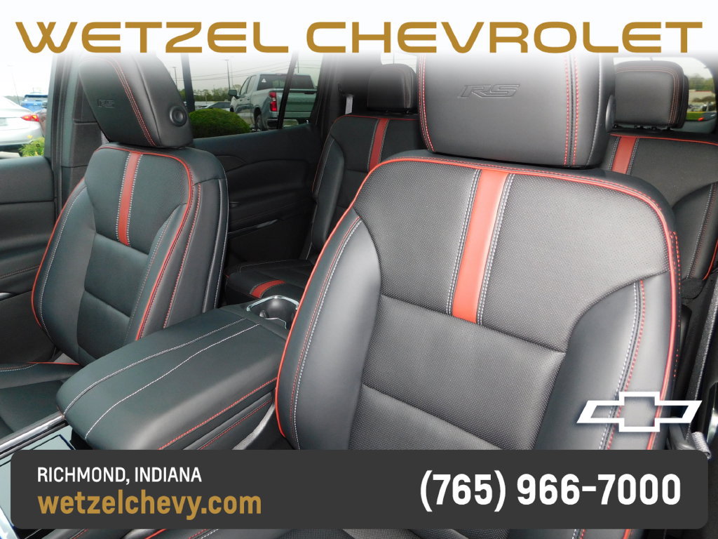 New 2027 Chevrolet Traverse RS w/ LPO, Floor Liner Package FWD image 16