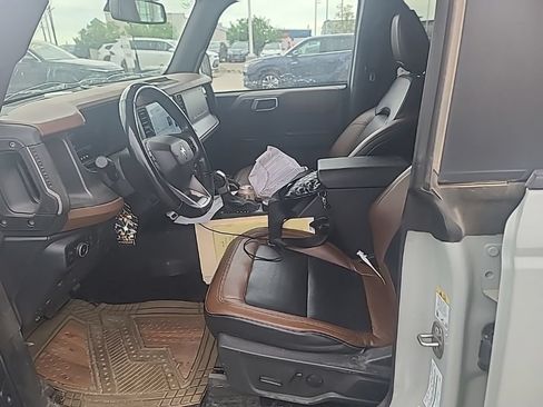 Used 2024 Ford Bronco Outer Banks AWD/4WD image 10