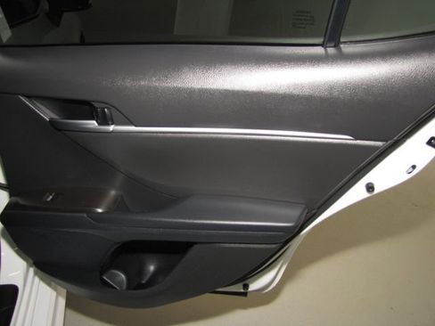 Used 2024 Toyota Camry SE FWD image 18