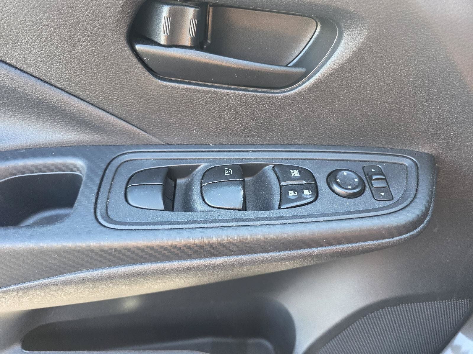 Used 2025 Nissan Versa S w/ Trunk Package FWD image 17