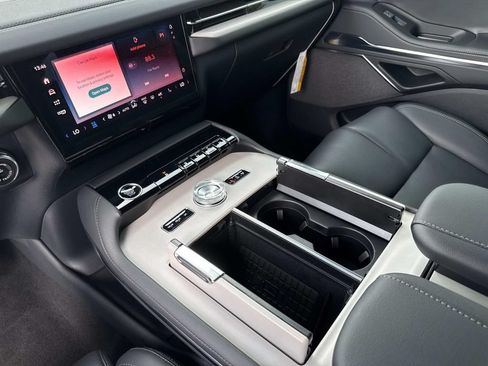 New 2026 Lincoln Navigator Reserve w/ Jet Appearance Package AWD/4WD image 26