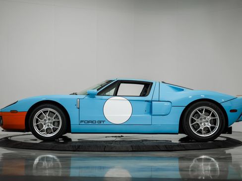 Used 2006 Ford GT image 37