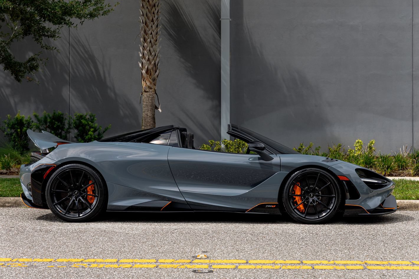 Used 2022 McLaren 765LT RWD image 11