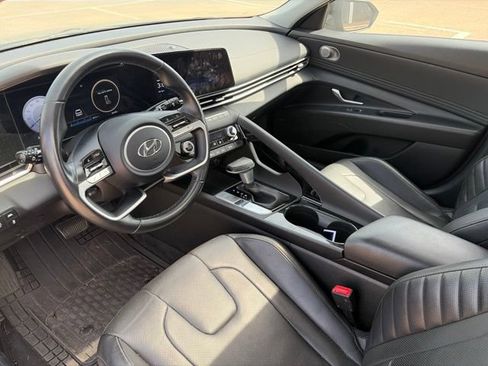Used 2023 Hyundai Elantra Limited FWD image 10