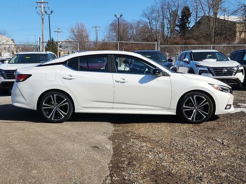 Certified 2023 Nissan Sentra SR w/ SR Premium Package image 8