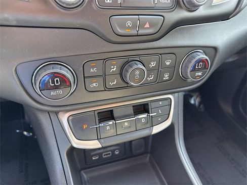 Used 2024 GMC Terrain Denali w/ Denali Premium Package image 19