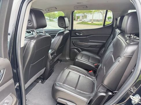 Used 2022 GMC Acadia SLT w/ Elevation Edition FWD image 17