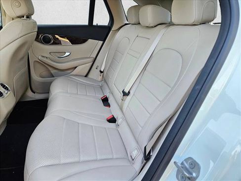 Used 2018 Mercedes-Benz GLC 300 image 16