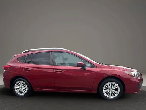 Used 2017 Subaru Impreza 2.0i Premium image 4