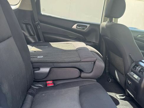 Used 2020 Nissan Pathfinder SV AWD/4WD image 9