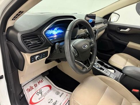 Used 2020 Ford Escape Titanium w/ Titanium Premium Package 2.0 image 14