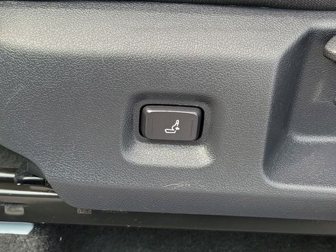 Used 2024 Toyota Tacoma SR5 AWD/4WD image 18