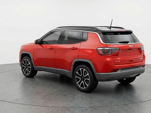 Used 2025 Jeep Compass Trailhawk AWD/4WD image 6