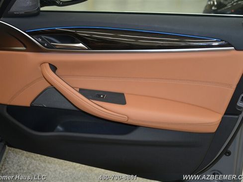 Used 2022 BMW 530e w/ Premium Package image 43