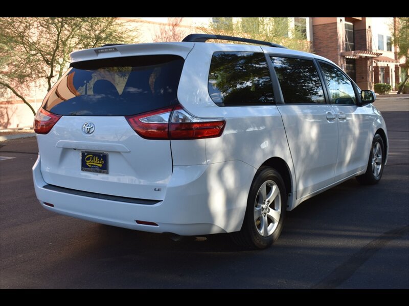 Used 2017 Toyota Sienna LE FWD image 7
