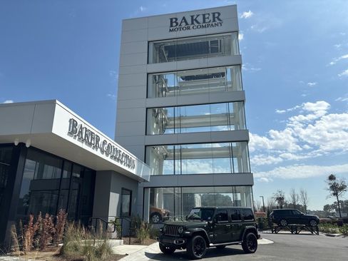 Used 2021 Jeep Wrangler Unlimited Sahara image 2