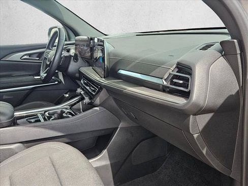 Used 2024 Chevrolet Traverse LT FWD image 19