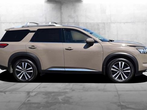 Used 2024 Nissan Pathfinder Platinum w/ Cargo Package AWD/4WD image 5