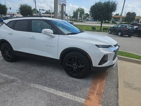 Used 2022 Chevrolet Blazer LT FWD image 3