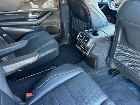 Used 2023 Mercedes-Benz GLS 450 4MATIC image 31