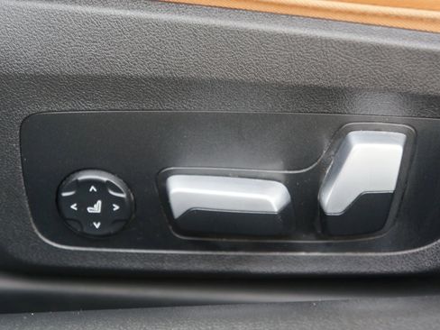 Used 2024 BMW 430i Convertible w/ Premium Package image 35