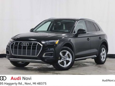 Used 2023 Audi Q5 2.0T Premium w/ Convenience Package image 1