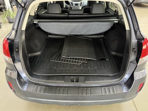Used 2014 Subaru Outback 2.5i Limited AWD/4WD image 10