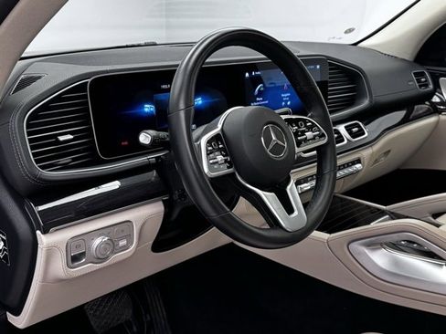 Used 2023 Mercedes-Benz GLS 450 4MATIC image 13