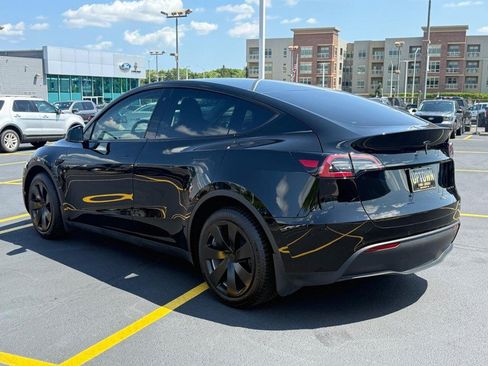 Used 2022 Tesla Model Y Long Range AWD/4WD image 8