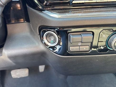 Used 2025 Chevrolet Silverado 1500 LT AWD/4WD image 17