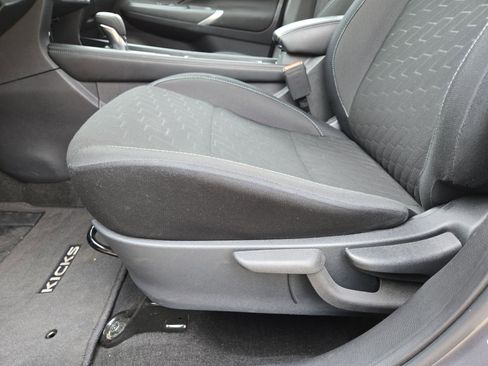 Used 2024 Nissan Kicks SV image 17