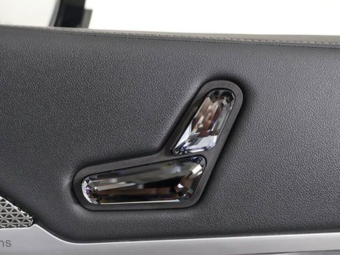 Used 2023 BMW 760i xDrive w/ Parking Assistance Package image 35