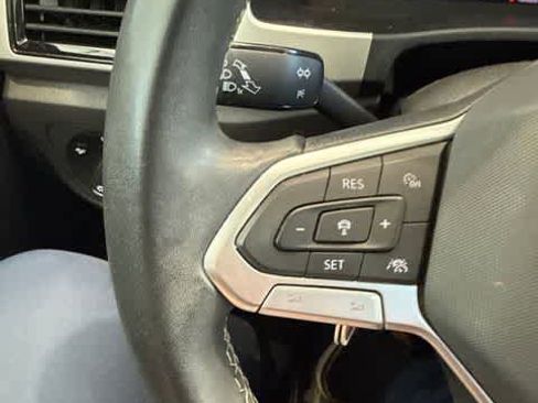 Used 2023 Volkswagen Atlas SEL AWD/4WD image 16